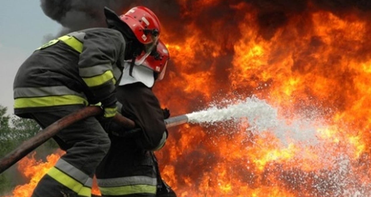 boya uretim tesislerindeki yangin ekipleri harekete gecirdi yNc9QD2h