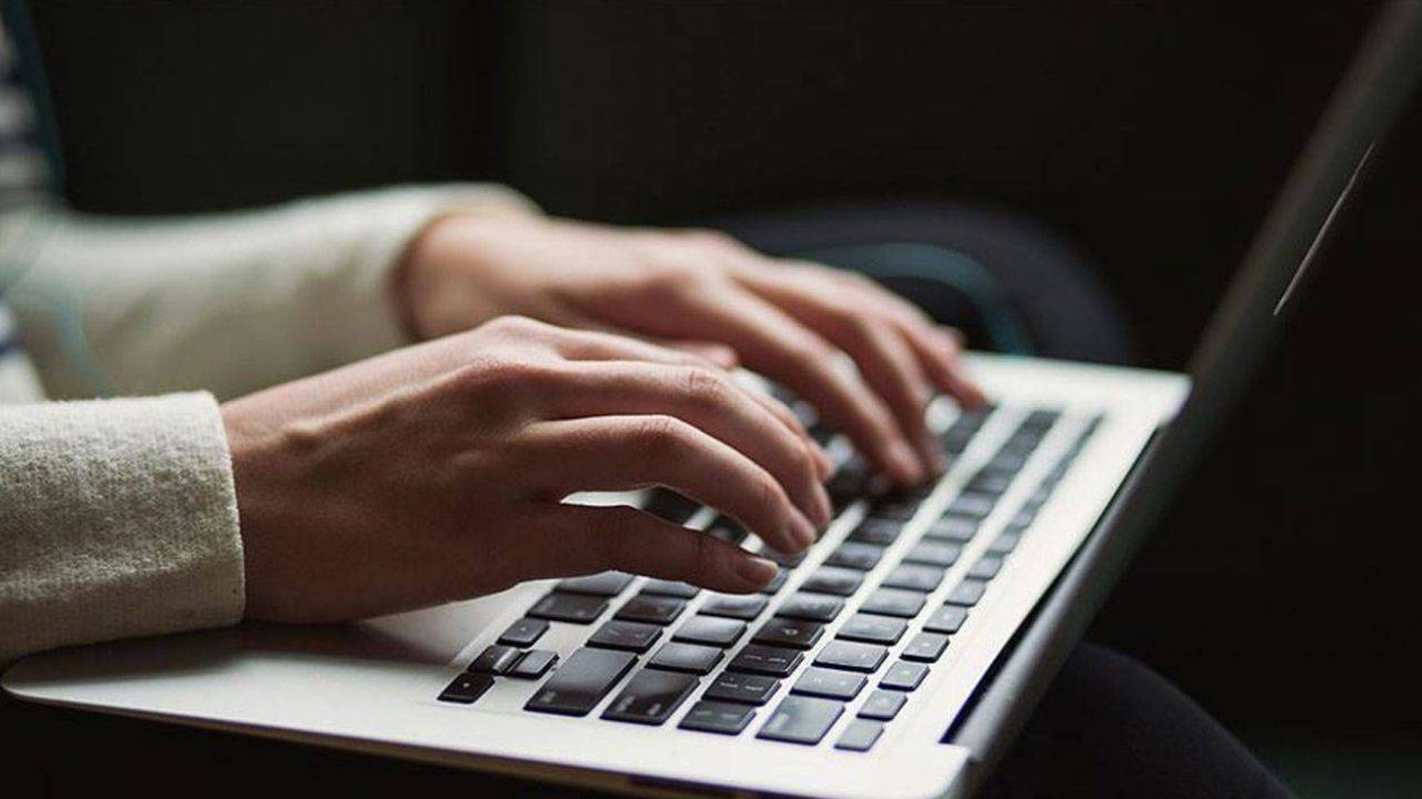 elektronik esyalarin fiyati cep yakiyor genclere bilgisayar da hayal Ds3HZ3ya