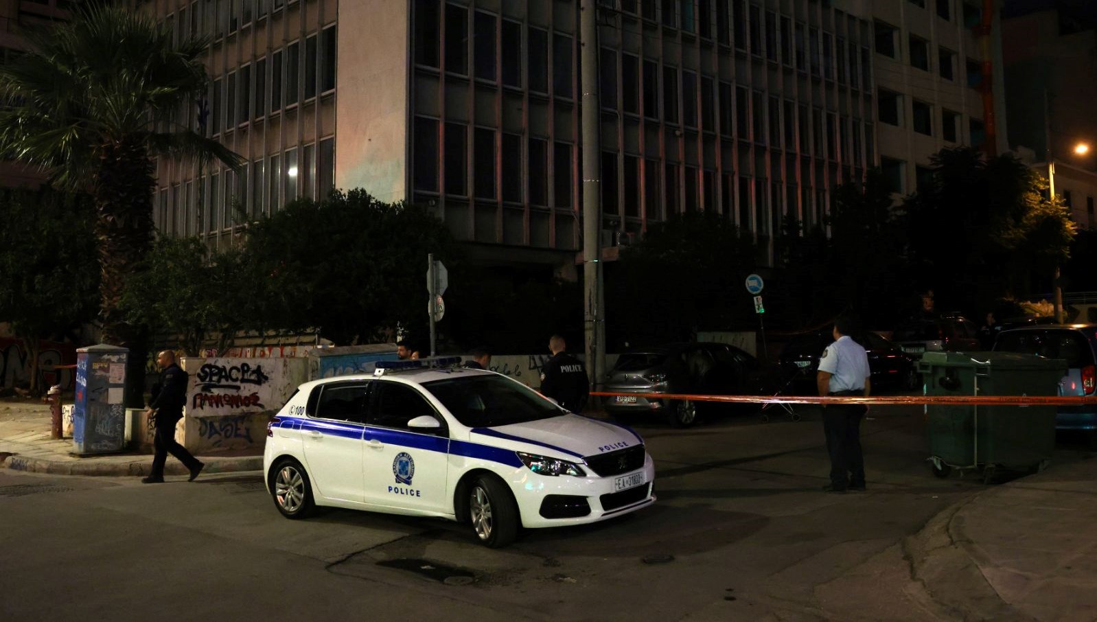 atinada bakanlik binasina piknik tuplu saldiri dGm1QZXA.jpg