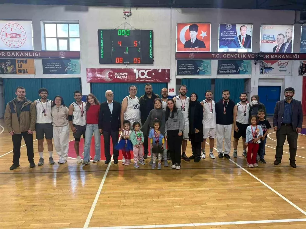 duzcede kamu spor oyunlari 3x3 basketbol musabakalarinda sampiyon universite a zPb6NL4b.jpg
