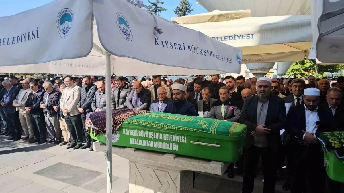 kayseri sanayiciler dernegi baskani memici kizilkayanin esi son yolculuguna ugurlandi sSAKyc1a.jpg