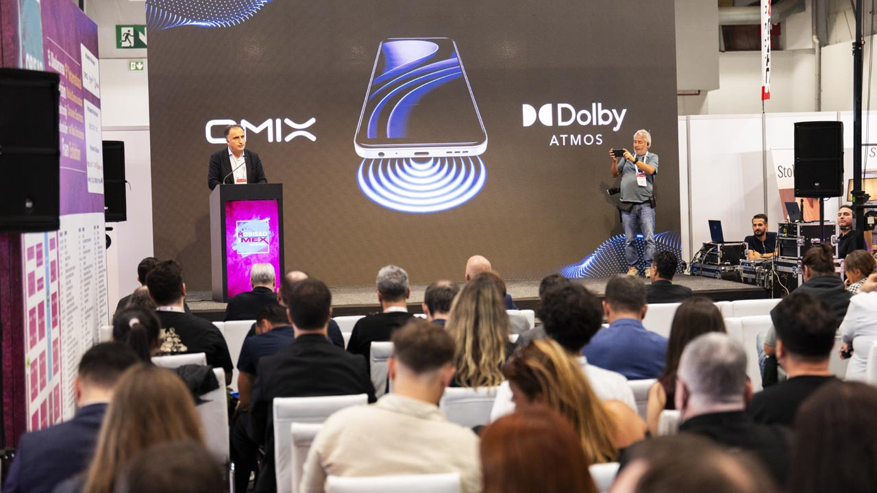 mistacoglu holding mobisad imex fuarinda oppo ve omixin yeni akilli cihazlarini tanitti LdYKQfx5.jpg