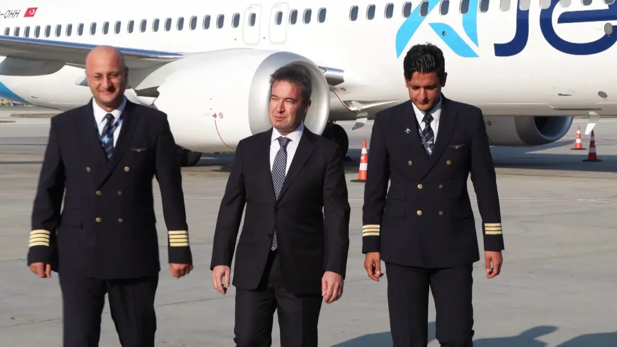 ajet filosunu yeni boeing 737 8 max ucaklariyla guclendiriyor WA81rkq3.jpg