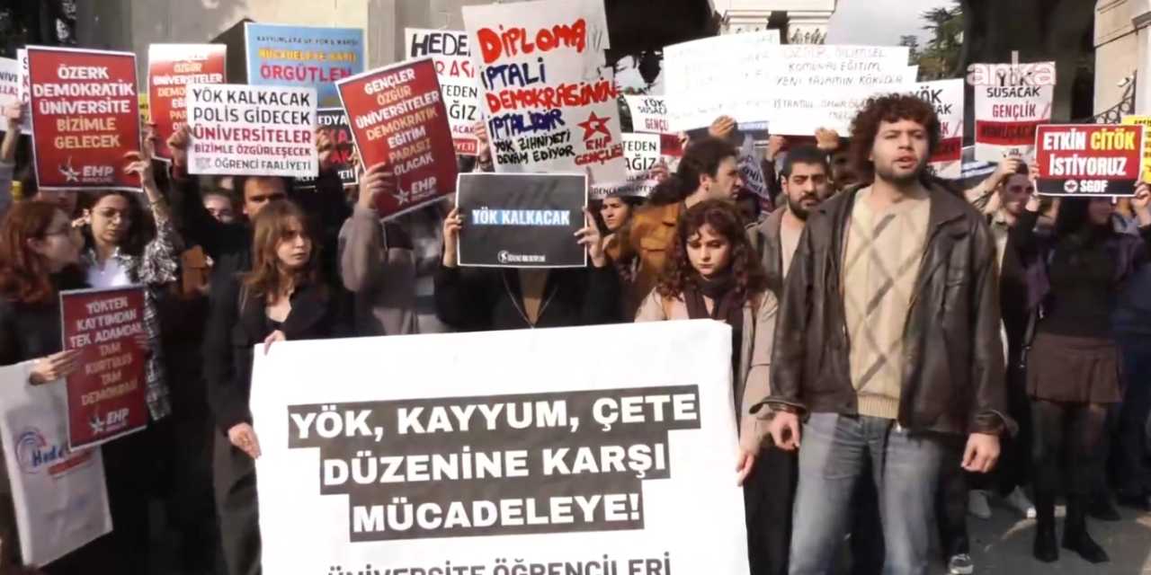 ogrencilerden beyazit meydaninda yok protestosu universitelerimiz kole yetistiren atolyelere donusmustur mJpesa98.jpg