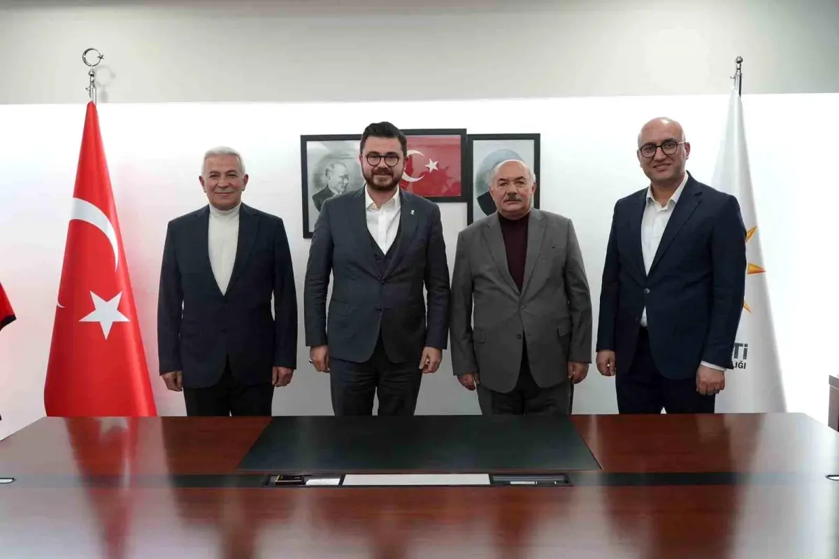 AK Parti Kayseri’de 3 İlçe Başkanı Görevden Alındı