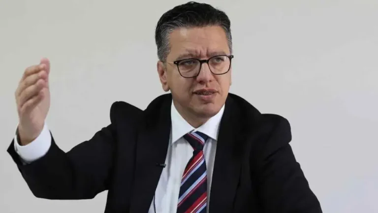 son-dakika-kayyim-yonetimindeki-halfeti-belediyesine-operasyon-eski-akpli-belediye-baskani-seref-albayrak-dahil-Cqjktd6G