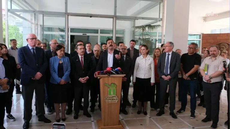 chp-eskisehir-il-baskani-yalaz-gozaltina-alinan-arkadaslarimiz-daha-once-bu-dosya-kapsaminda-ifade-2JVnL5Px