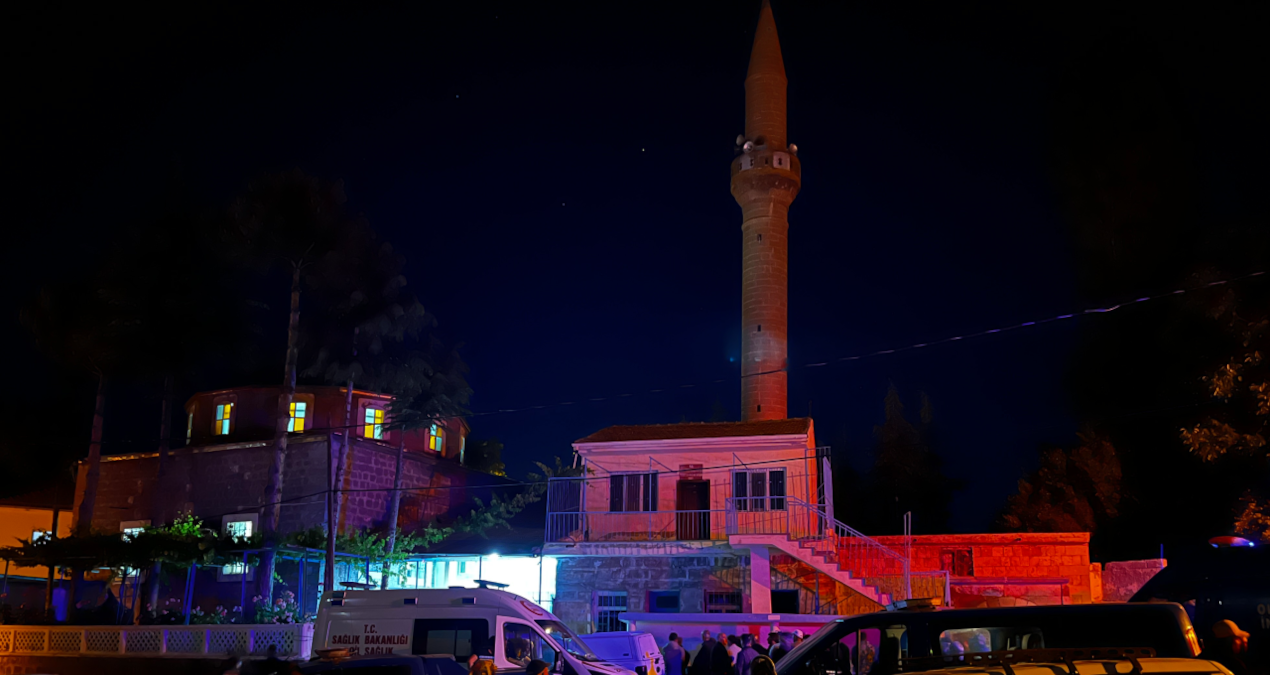 Camideki tartışa kanlı bitti! İki kişiyi öldürdü